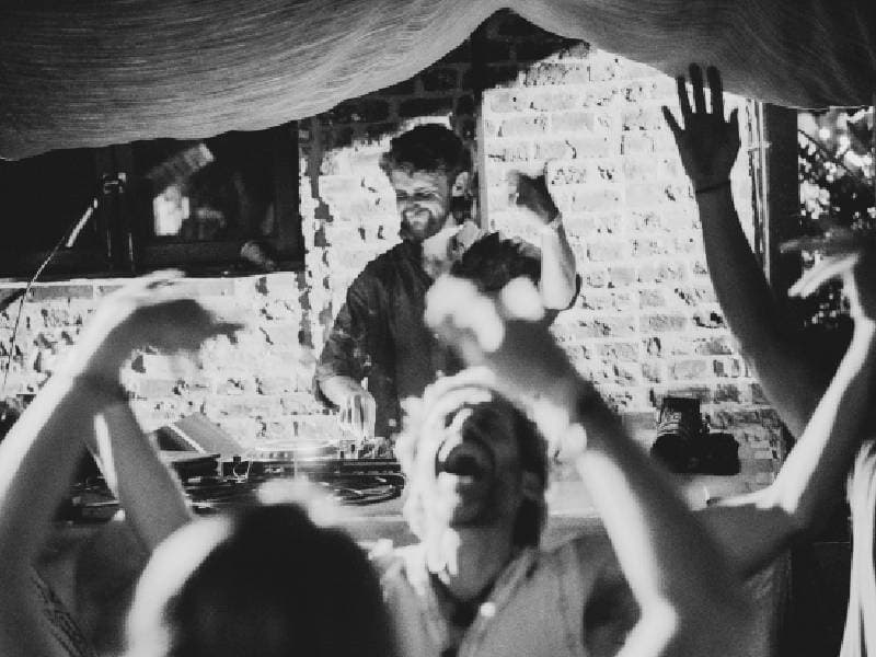 DJ Henners performing